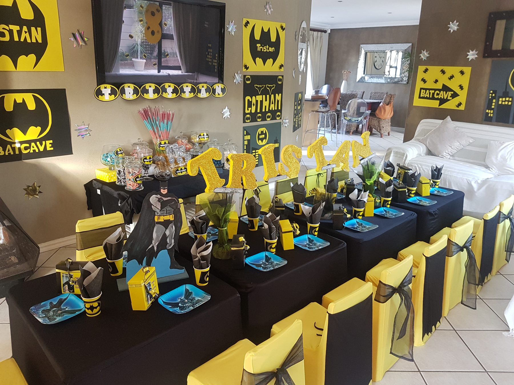 Boys theme party setup