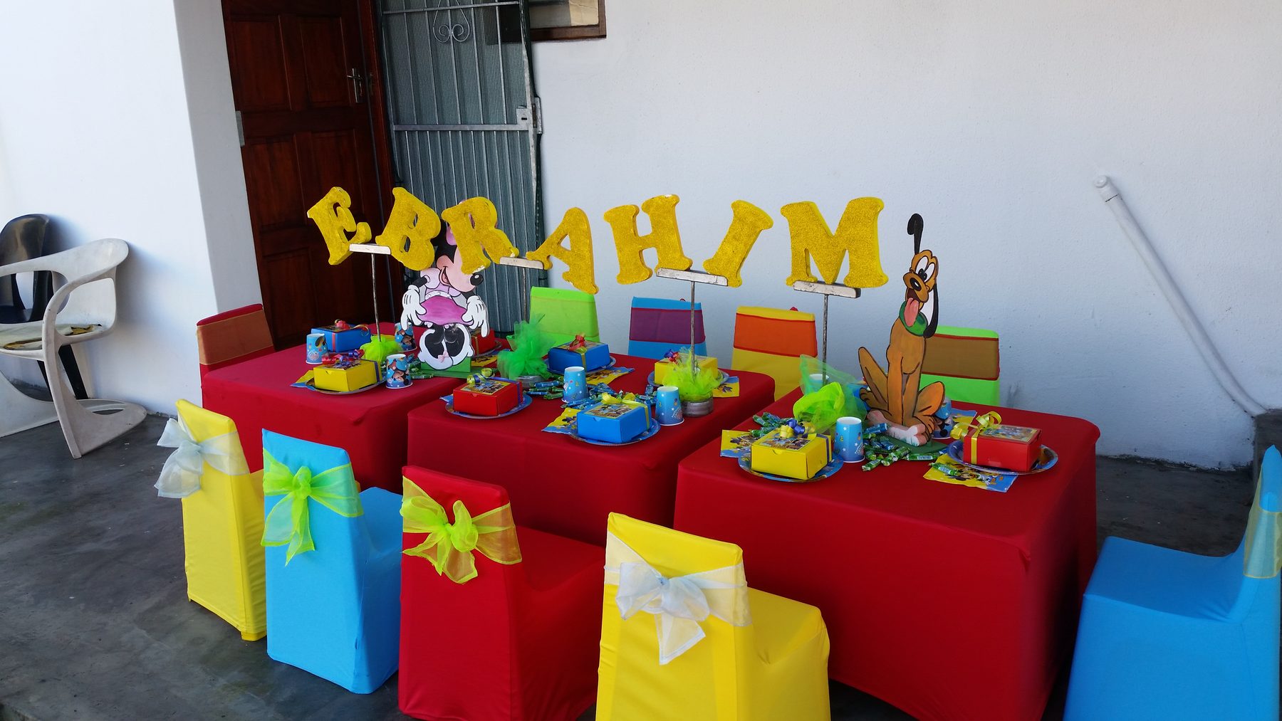 Bright superhero party table decor