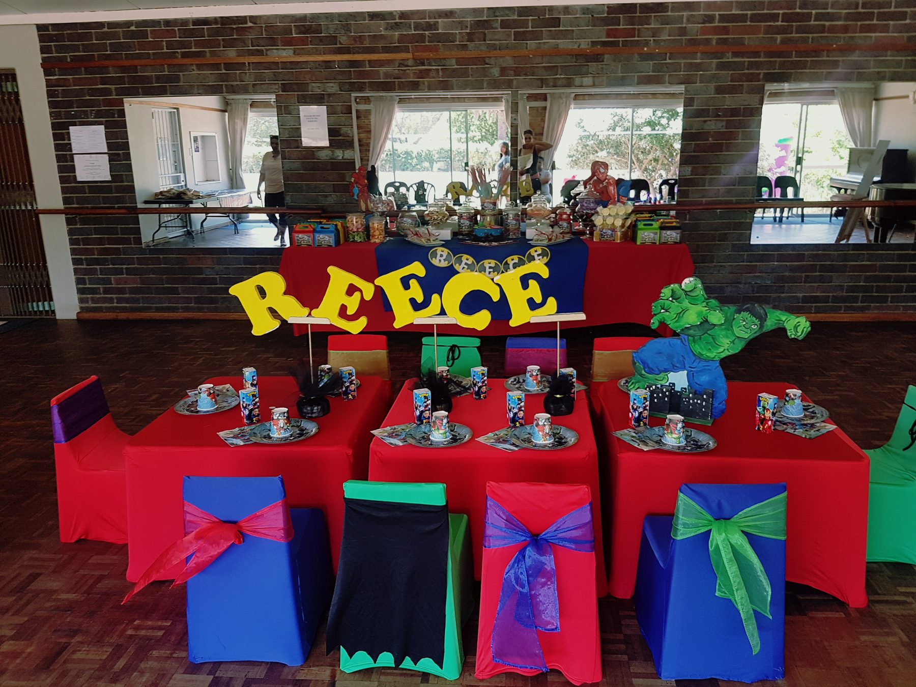 Red and blue colourful unisex party setup